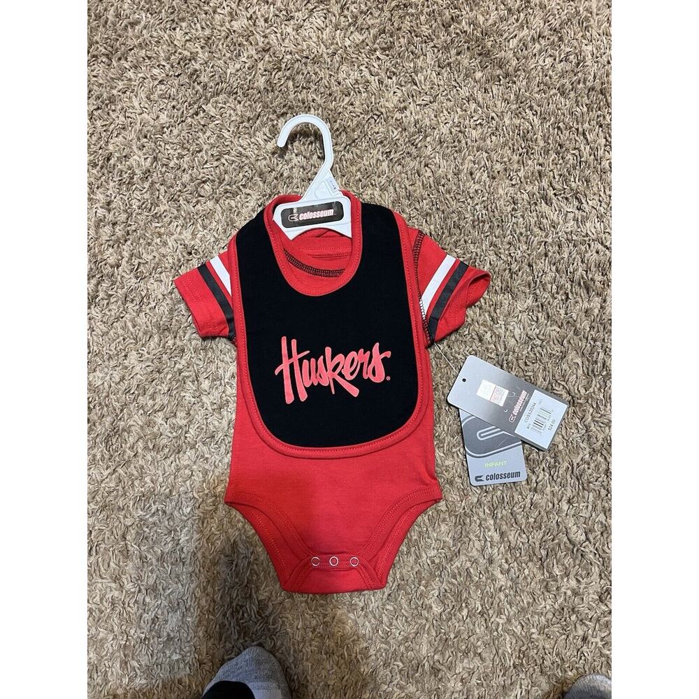 Colosseum Husker Newborn Set